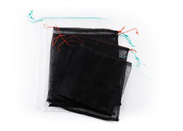 Chine Petit fruit en nylon noir de sac de maille de filtre de taille faite sur commande cultivant le sac de maille d'insecte fournisseur
